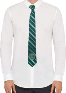 chemise blanche et cravate harry potter